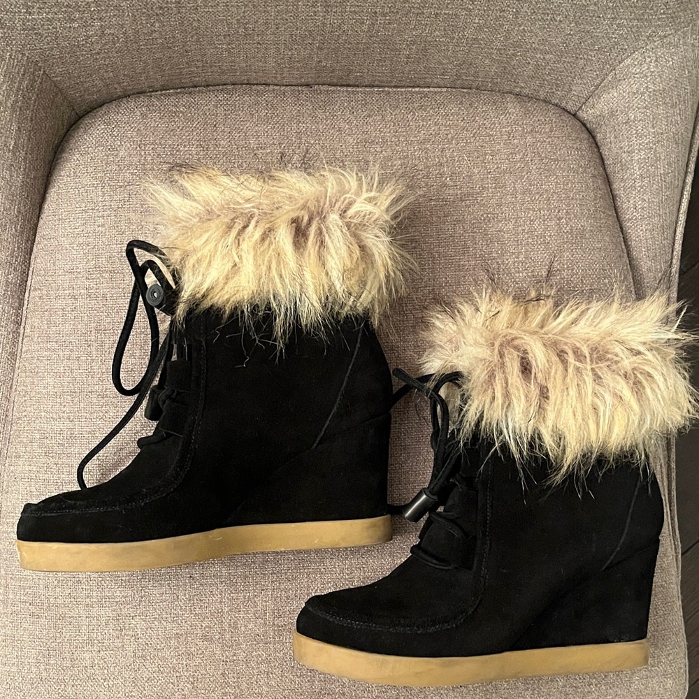 Cecelia New York Womens’ Holly Black Fur-Trim Wedge Booties - Picture 4 of 7